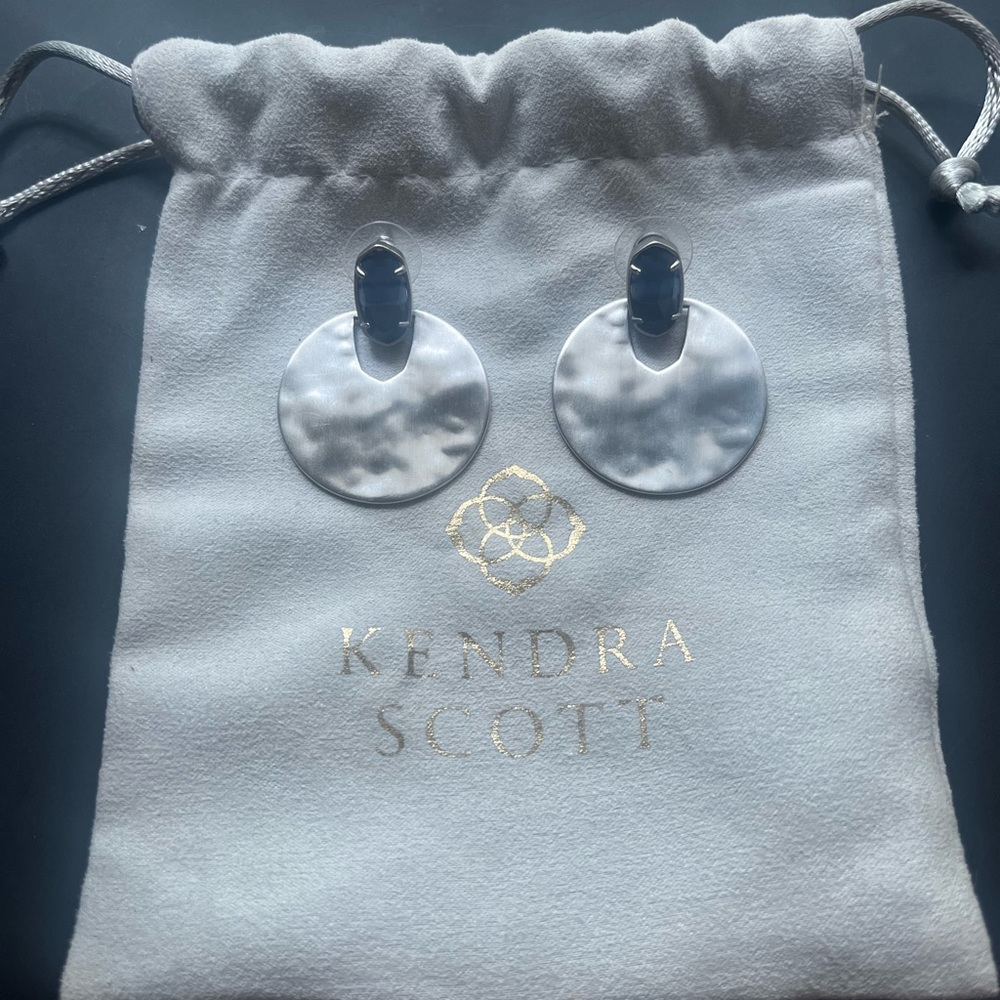 Kendra Scott didi earrings